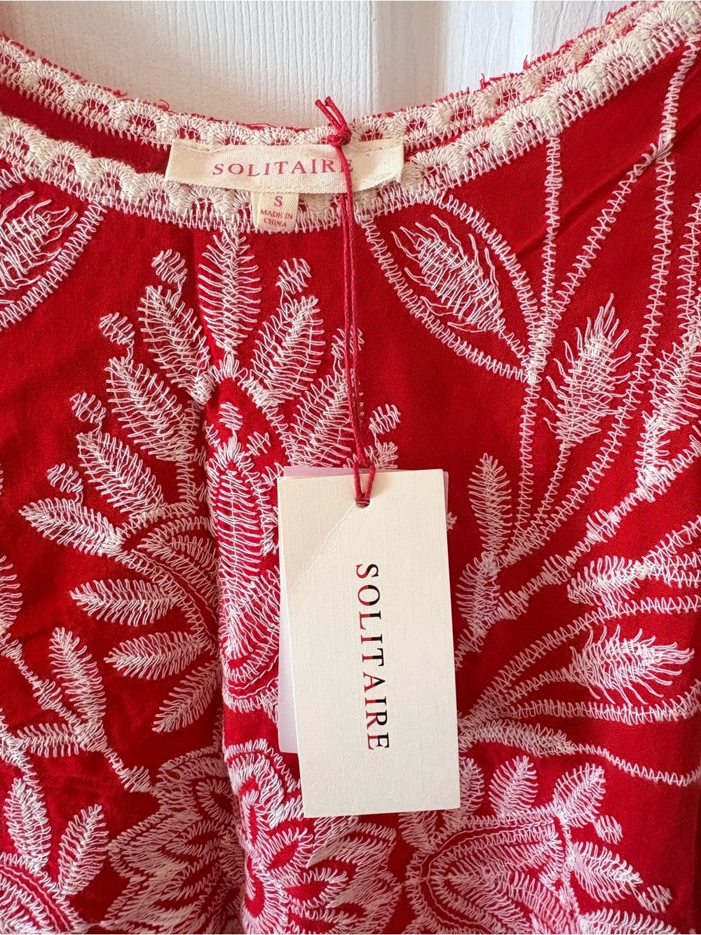 Solitaire Red Floral Embroidered Ruffle Sleeve Blouse Size Small - Picture 3 of 5